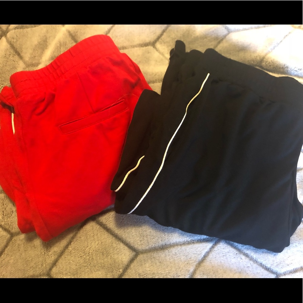 Set of straight leg sweatpants